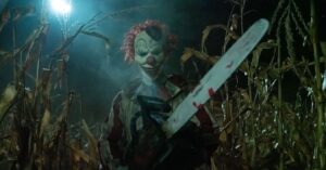 دلقک در مزرعه ذرت